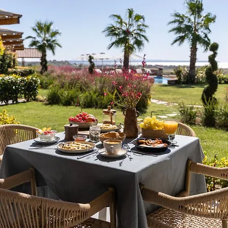Akrolithos Luxury & Hotel apartamentowy Flogita