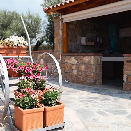 Akrolithos Luxury & 4*