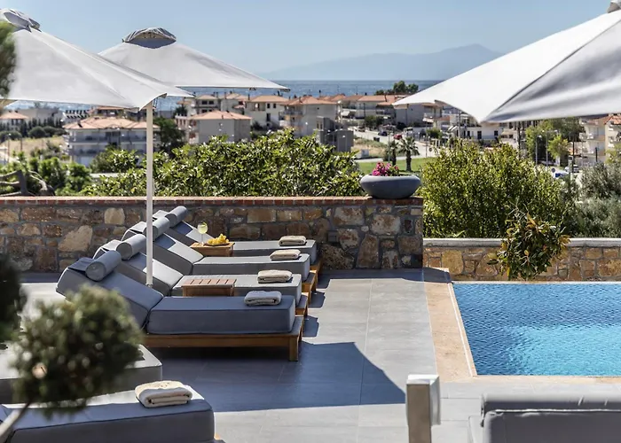 Akrolithos Luxury & 4*