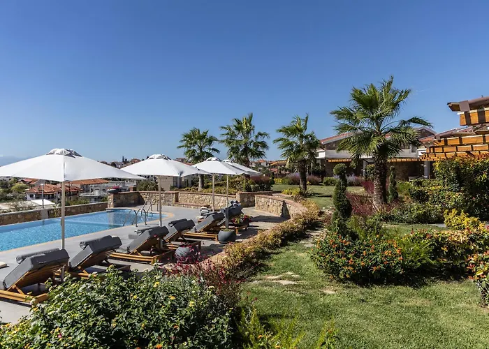 Akrolithos Luxury & 4* Flogita