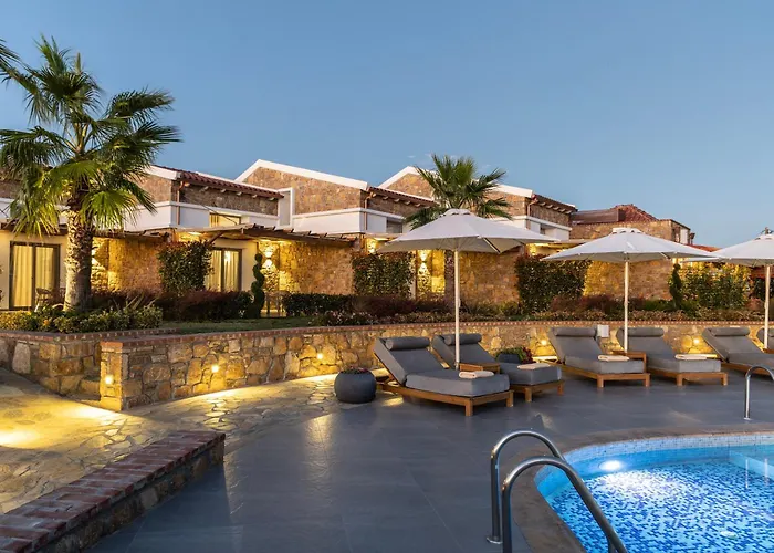 Akrolithos Luxury & 4* Flogita