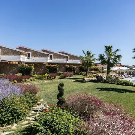 Akrolithos Luxury & 4*