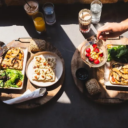 Akrolithos Luxury & Ξενοδοχείο με διαμερίσματα Φλογητά