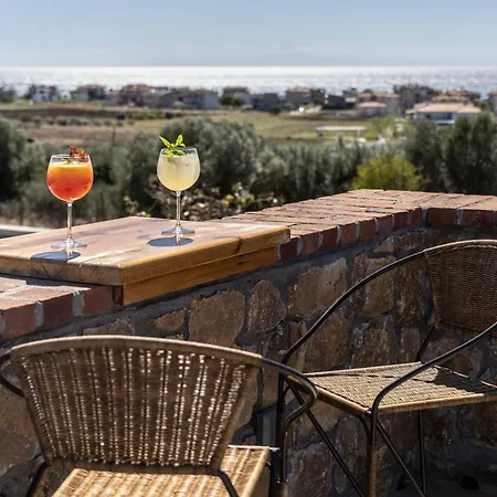 Akrolithos Luxury & Φλογητά