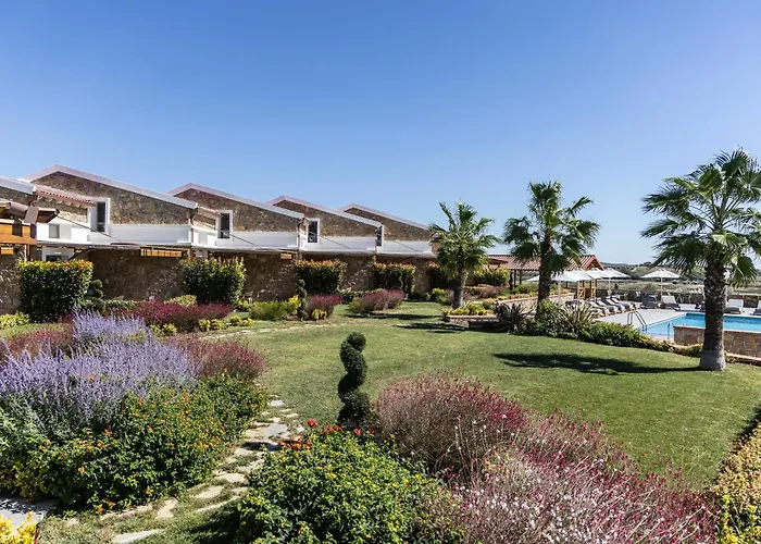 Akrolithos Luxury & 4*