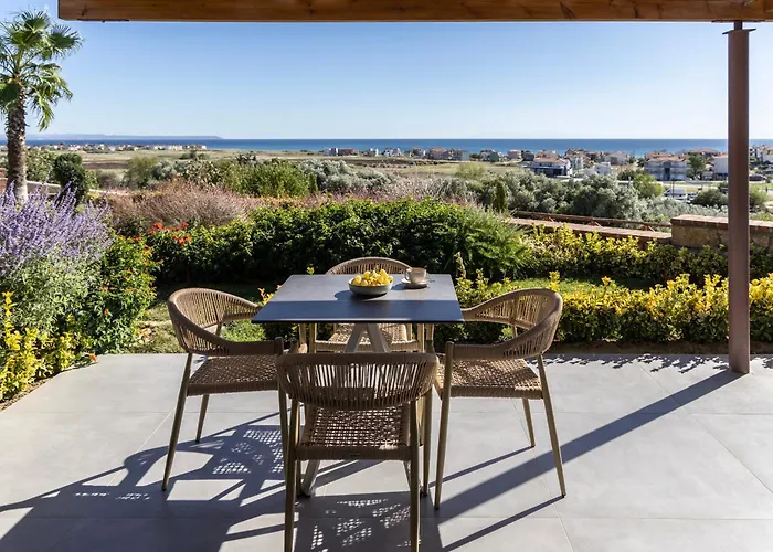 Akrolithos Luxury & מלון דירות 4*