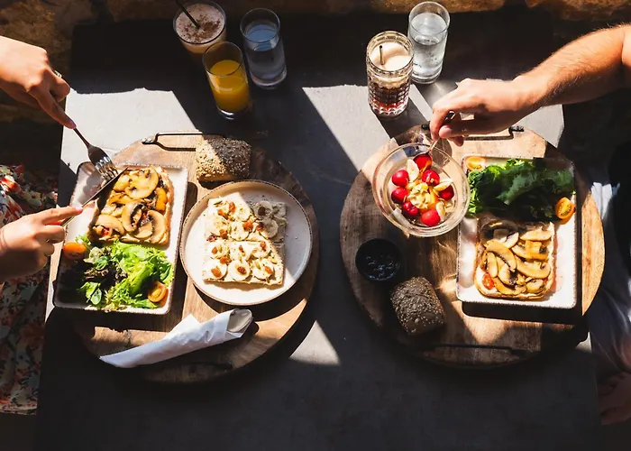 Akrolithos Luxury & מלון דירות פלוגיטה