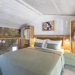 Akrolithos Luxury & 4* Flogita