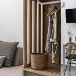 Akrolithos Luxury & Flogita