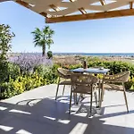 Akrolithos Luxury & 4*