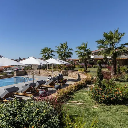 Akrolithos Luxury & 4* Flogita