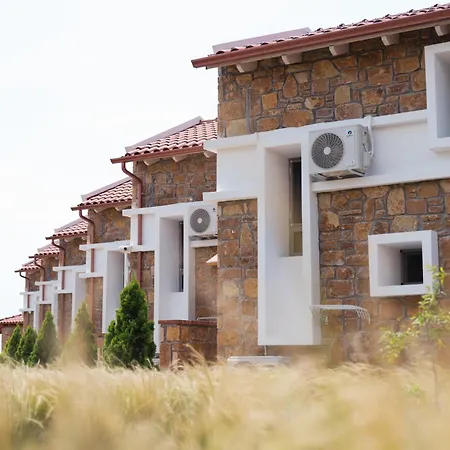 Akrolithos Luxury & 4* Flogita