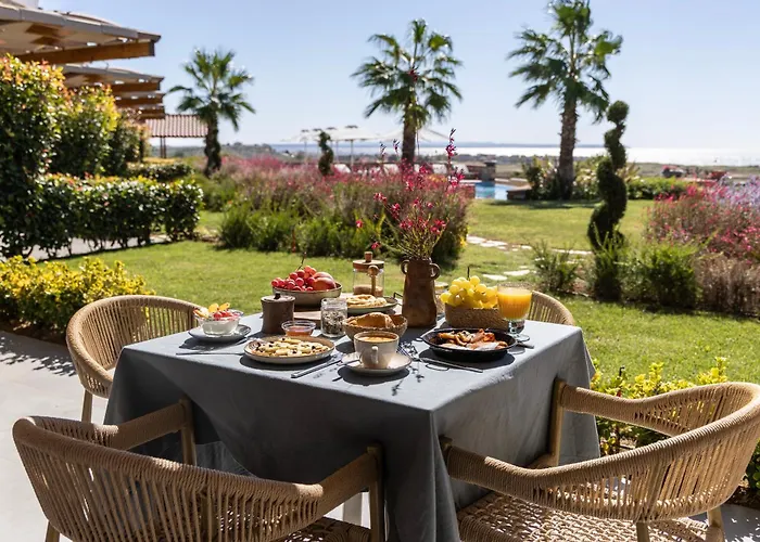 Akrolithos Luxury & Aparthotel Flogita