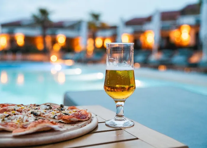 Akrolithos Luxury & Aparthotel 4*